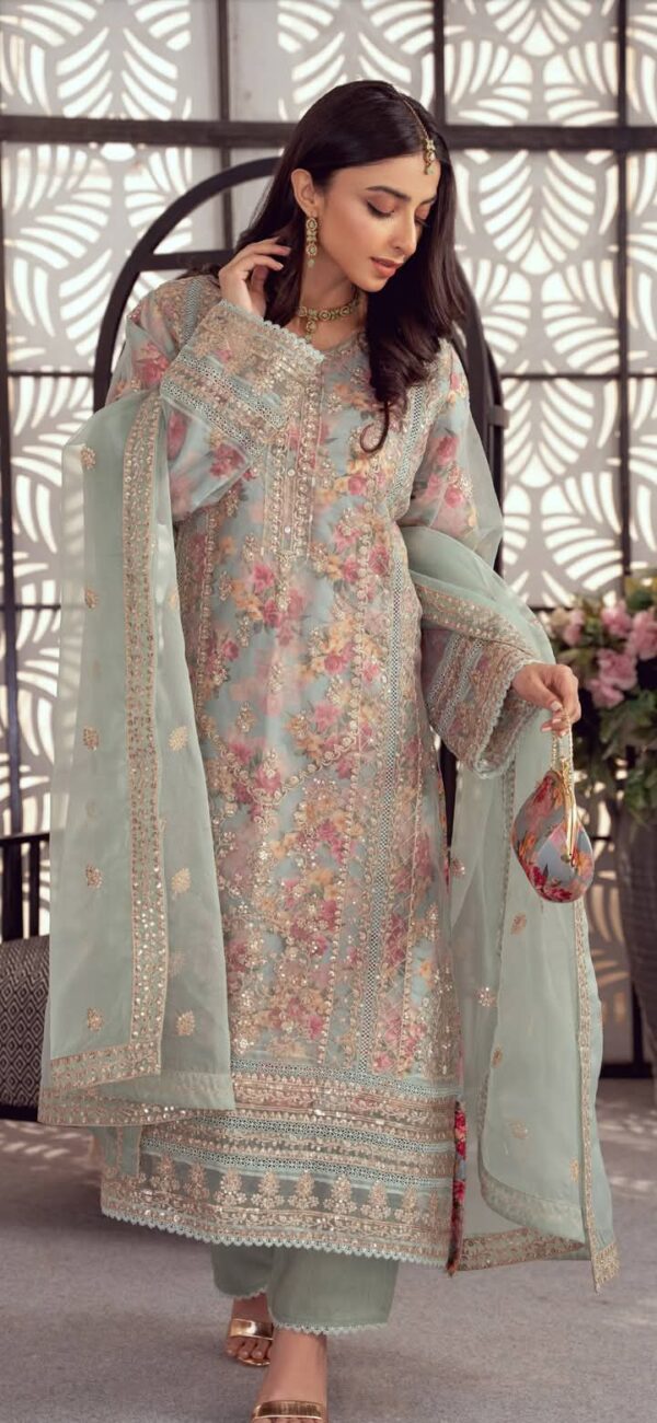 Bint e Noor luxury party